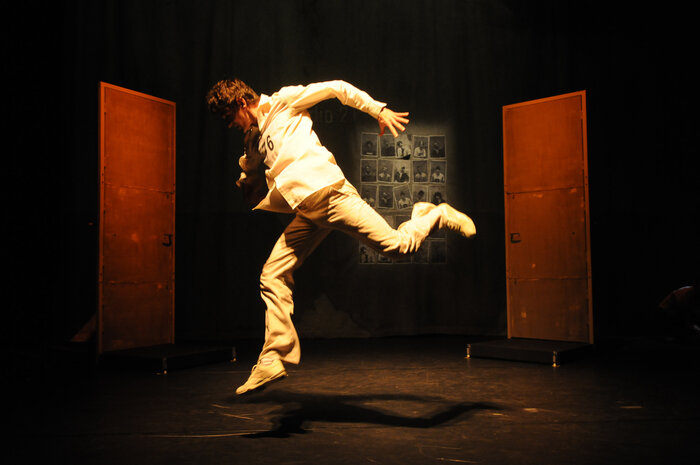 TRICOTE - CIE KAFIG - 2008
